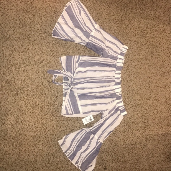 Boho bell sleeve top - Picture 1 of 3